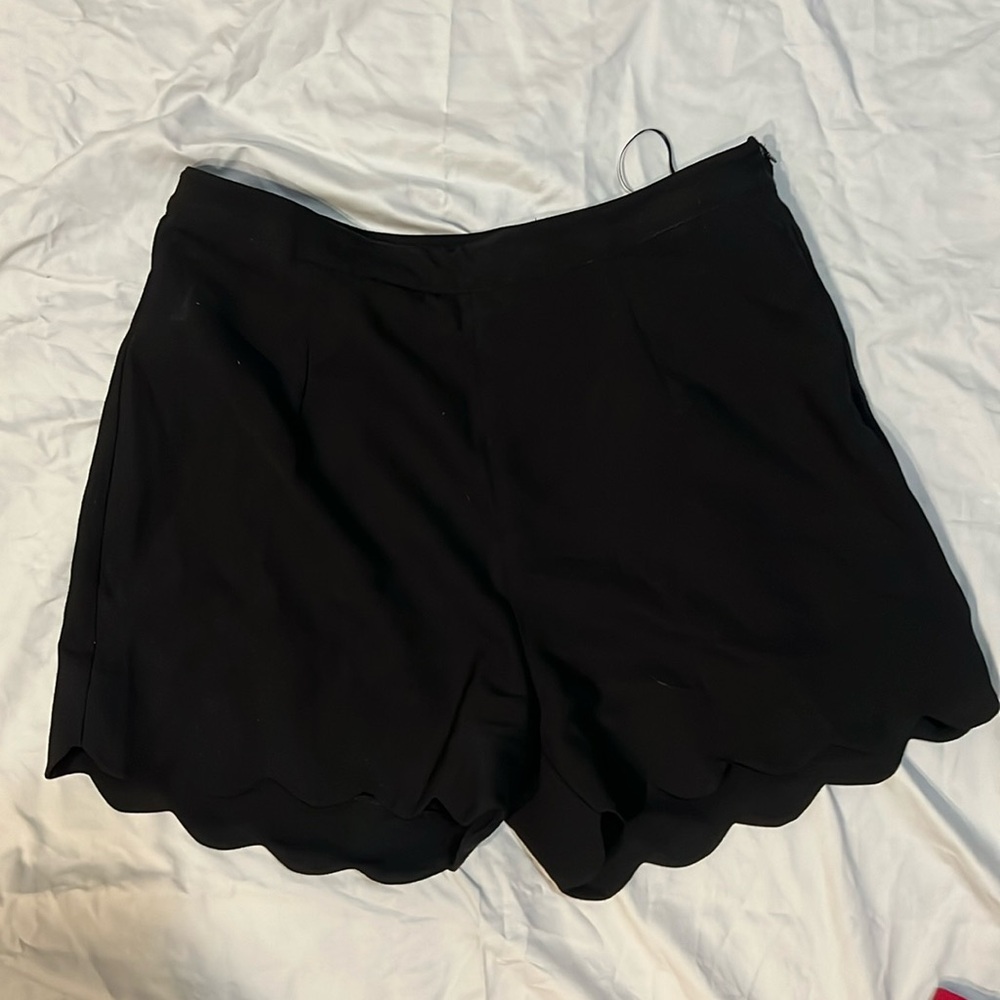 Double zero black mid raise scalp shorts size L